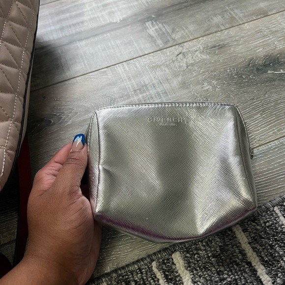 Givenchy Make Up Bag - Picture 2 of 4